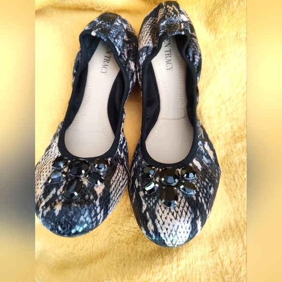 LOWEST PRICE!!Ellen Tracy Faux Snakeskin Ballet Flats w Black Rhinestone Flowers - Picture 4 of 4